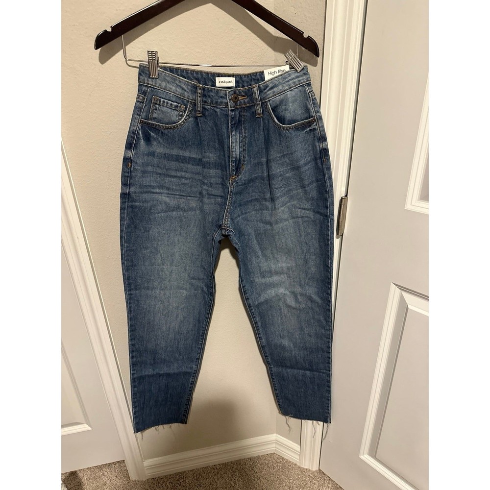 Sneak Peek Jeans